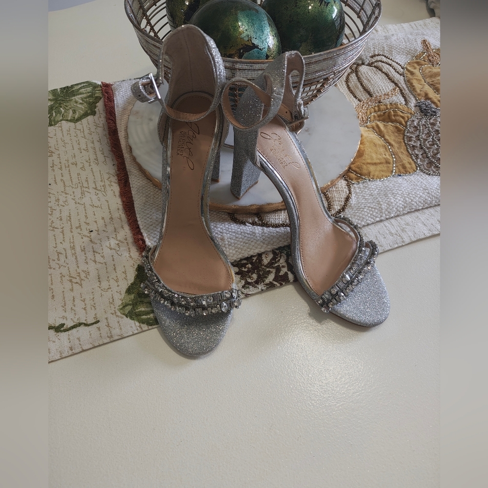 Jewel Badgley Mischka Alia Block Heel Evening Sandals NWOT